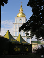   Дзвіниця Михайлівського монастиря.  Збільшити...(фото 2005р.)